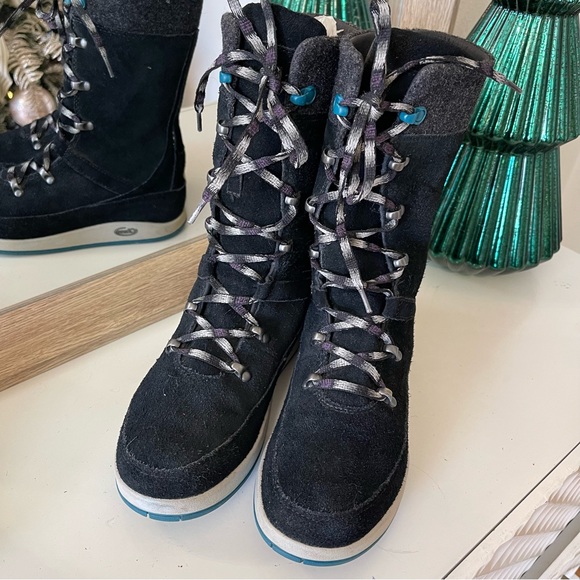 Chaco Black Umma Wool Suede Winter Boots Waterproof - Picture 3 of 12